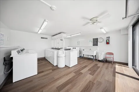 1515 East Central Road Arlington Heights IL 60005