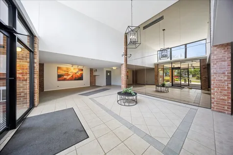 1515 East Central Road Arlington Heights IL 60005