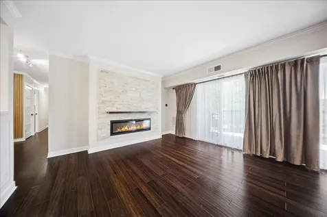 1515 East Central Road Arlington Heights IL 60005