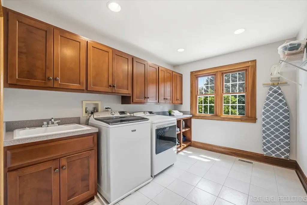 2736 Willow Ridge Drive Naperville IL 60564