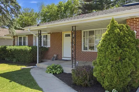 904 Chippewa Drive Elgin IL 60120