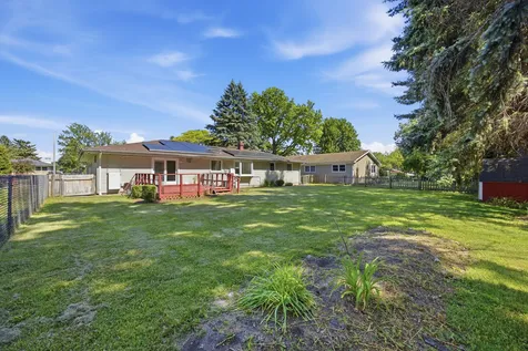 904 Chippewa Drive Elgin IL 60120