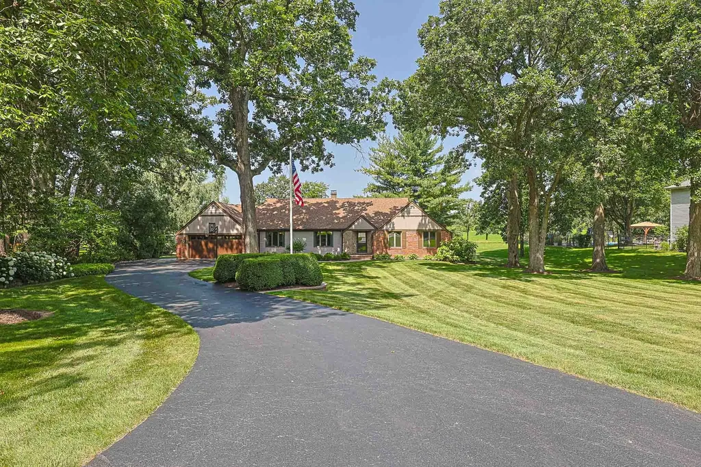 3S654 Terrace Drive North Aurora IL 60542
