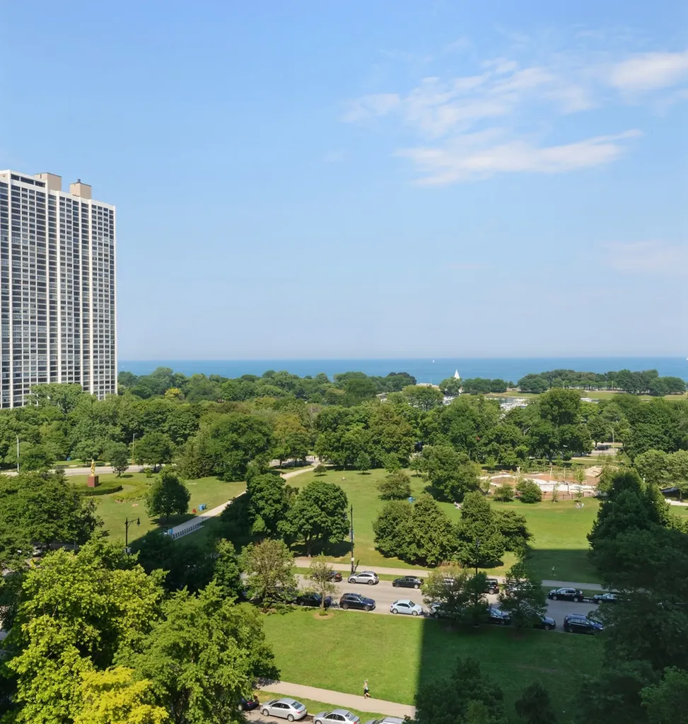 2626 North Lakeview Avenue Chicago IL 60614