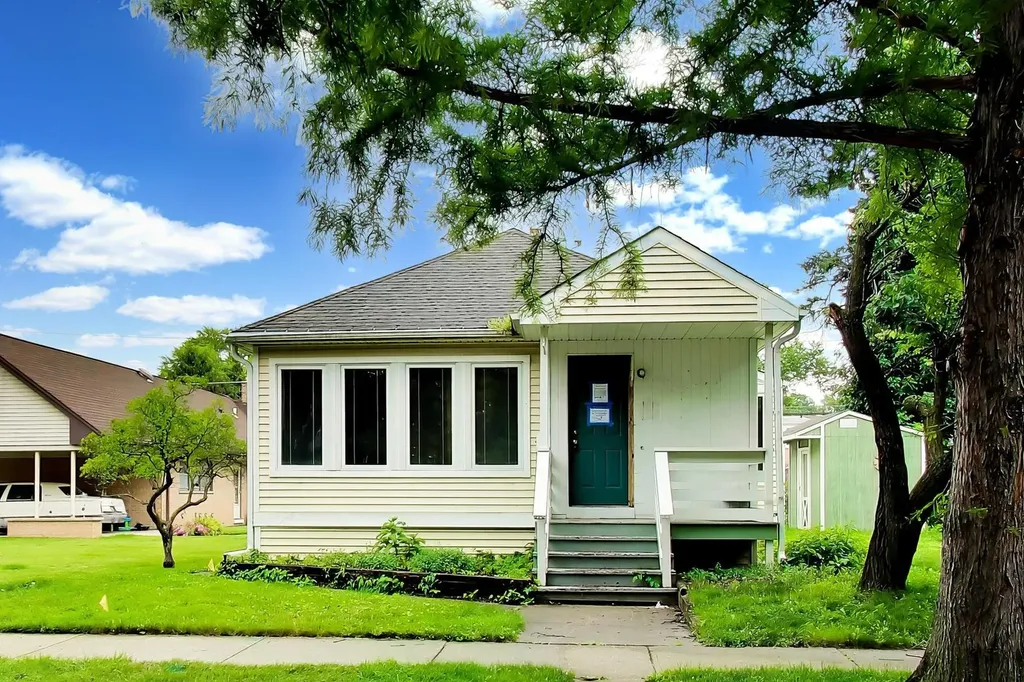 2451 Maple Street River Grove IL 60171