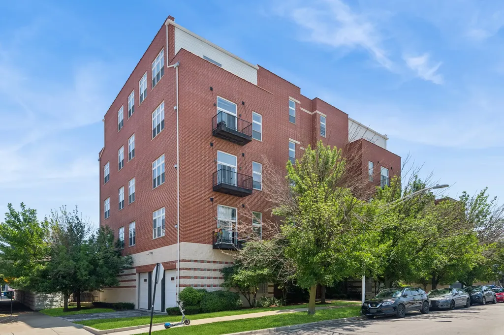 949 North Willard Court Chicago IL 60642