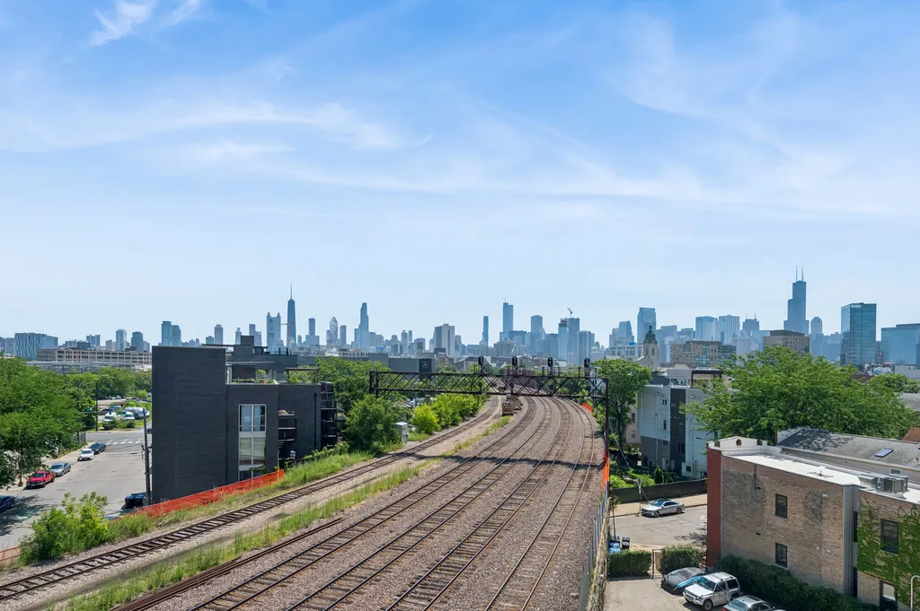 949 North Willard Court Chicago IL 60642