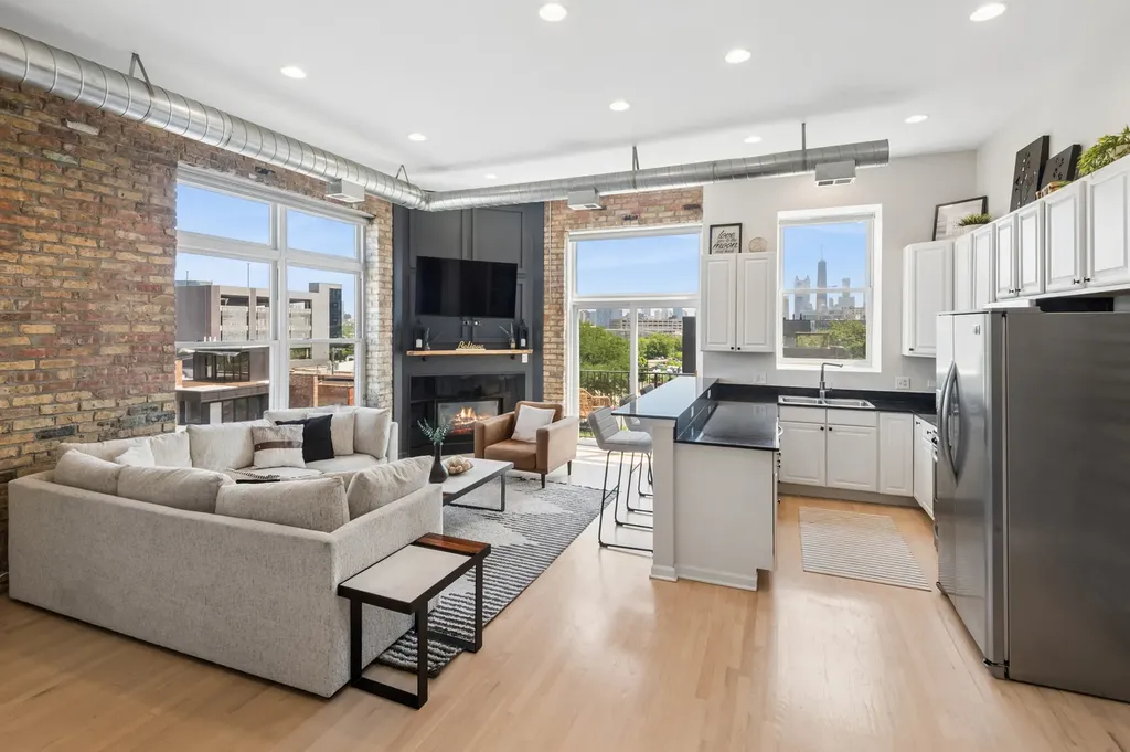 949 North Willard Court Chicago IL 60642