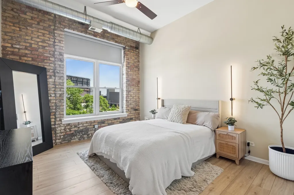949 North Willard Court Chicago IL 60642
