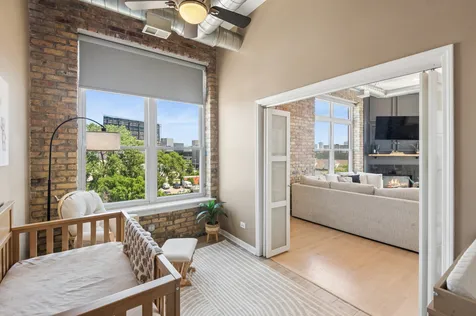 949 North Willard Court Chicago IL 60642
