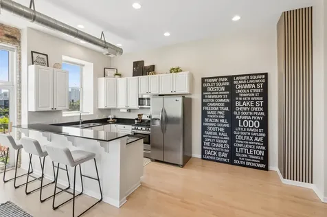 949 North Willard Court Chicago IL 60642