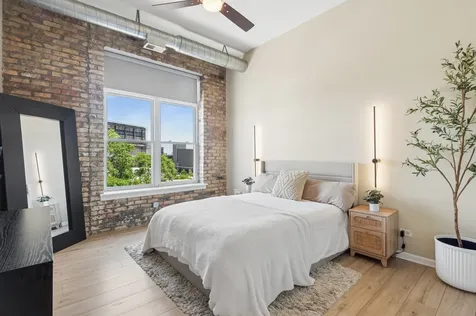 949 North Willard Court Chicago IL 60642