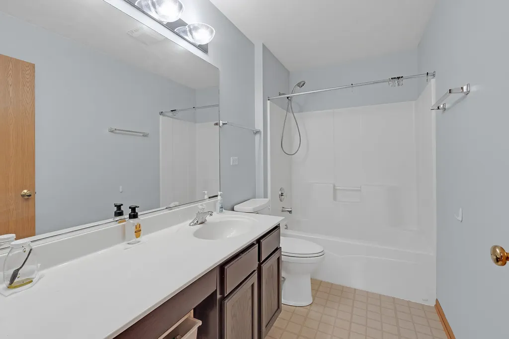 158 North Palmer Drive Bolingbrook IL 60490