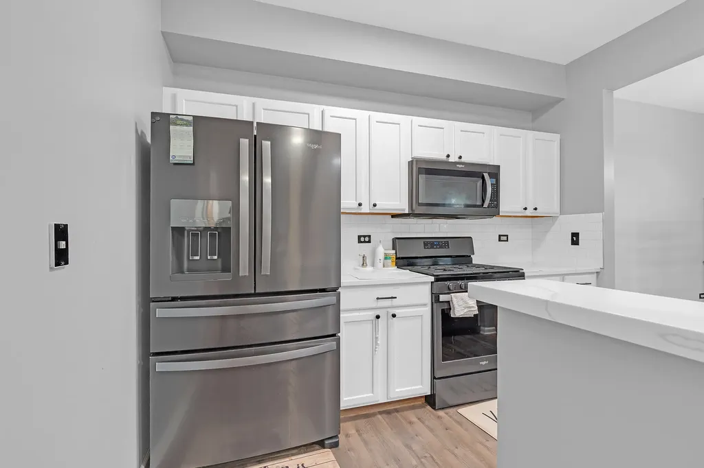 158 North Palmer Drive Bolingbrook IL 60490