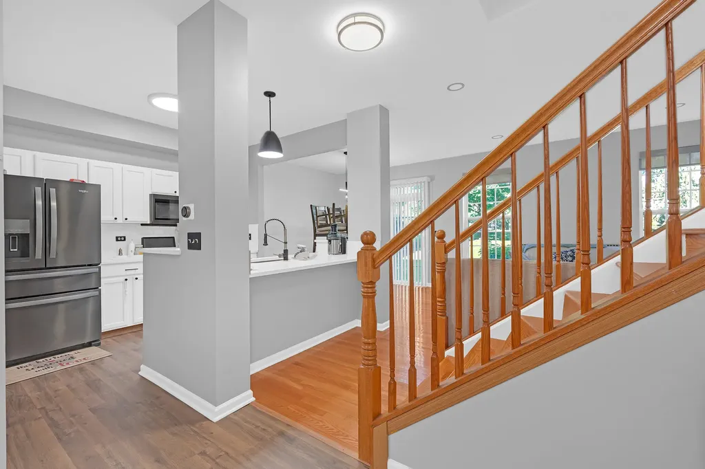 158 North Palmer Drive Bolingbrook IL 60490