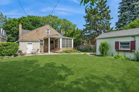 6241 North Leroy Avenue Chicago IL 60646
