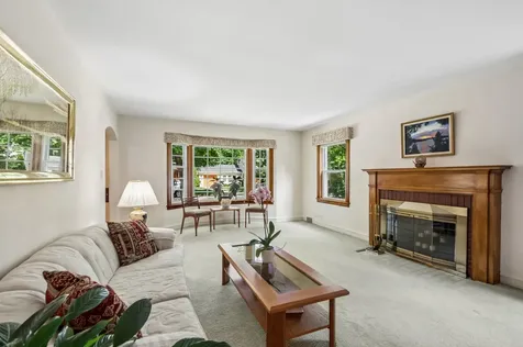 6241 North Leroy Avenue Chicago IL 60646