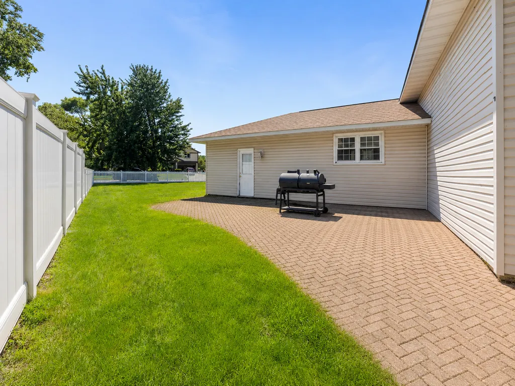 1644 Verdin Lane Naperville IL 60565