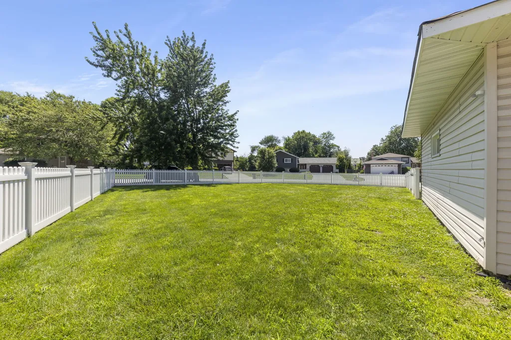 1644 Verdin Lane Naperville IL 60565