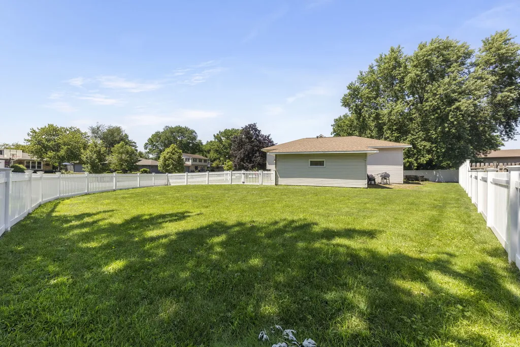 1644 Verdin Lane Naperville IL 60565