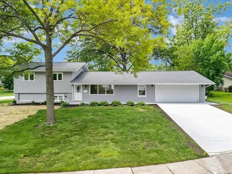 590 Durham Court Hoffman Estates IL 60169