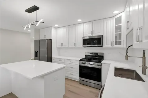 590 Durham Court Hoffman Estates IL 60169