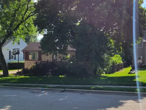 260 South Aldine Street Elgin IL 60123