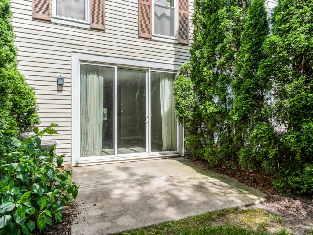 1564 Darien Lake Drive Darien IL 60561