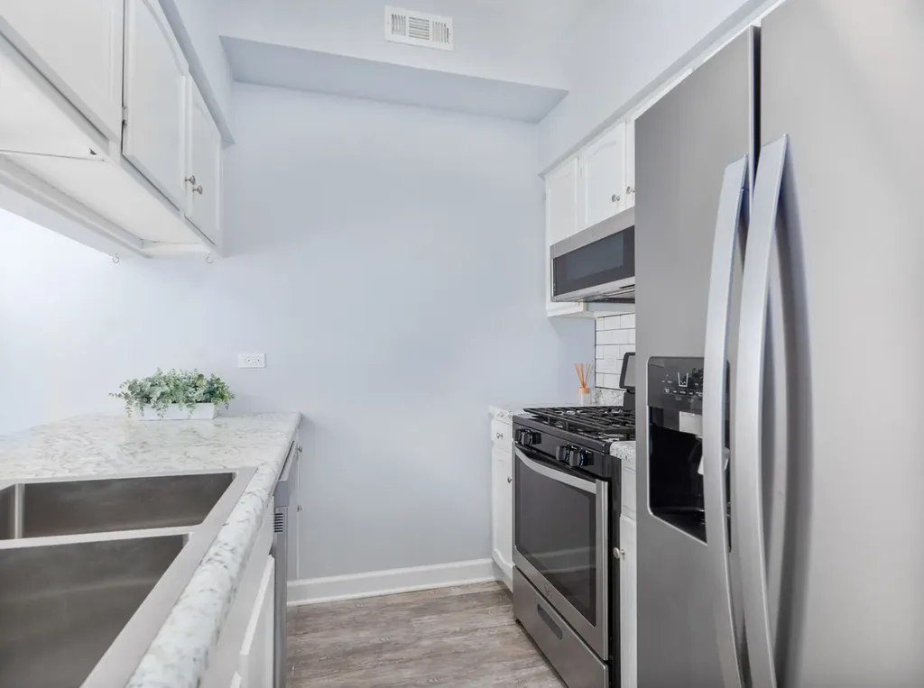 1564 Darien Lake Drive Darien IL 60561