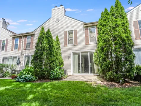 1564 Darien Lake Drive Darien IL 60561