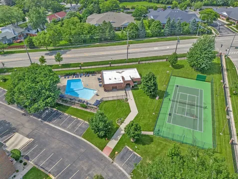 1564 Darien Lake Drive Darien IL 60561