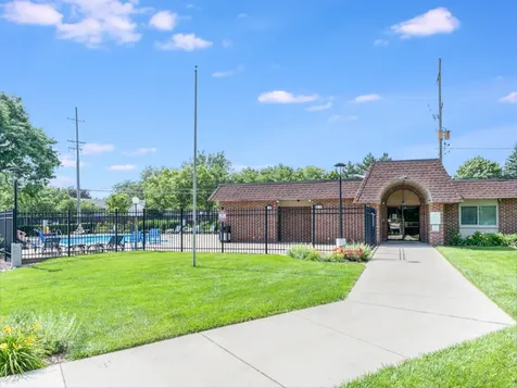 1564 Darien Lake Drive Darien IL 60561