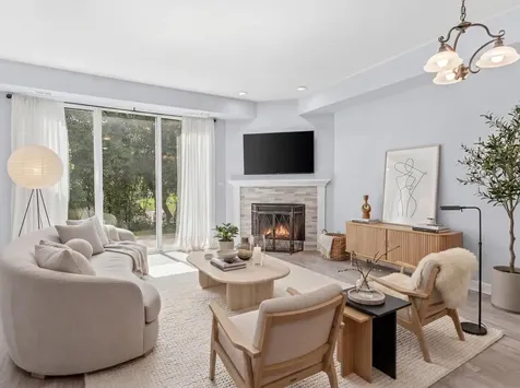 1564 Darien Lake Drive Darien IL 60561