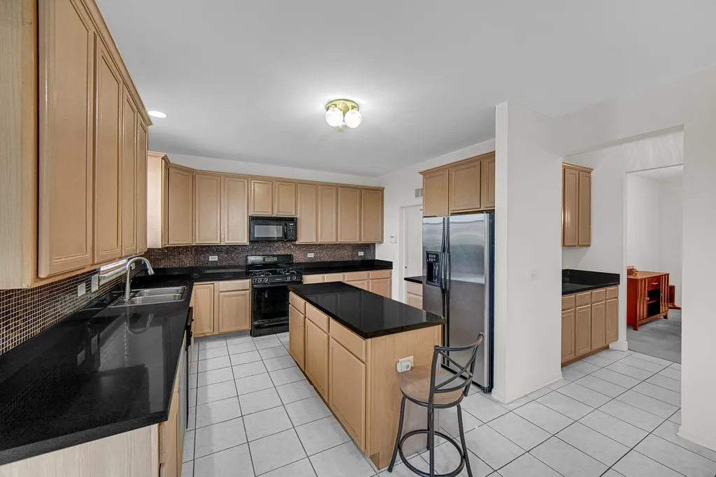 184 Fox Bend Circle Bolingbrook IL 60440