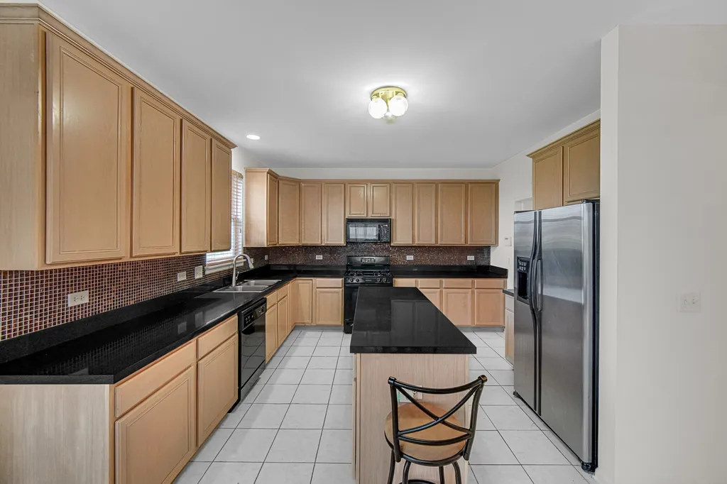 184 Fox Bend Circle Bolingbrook IL 60440