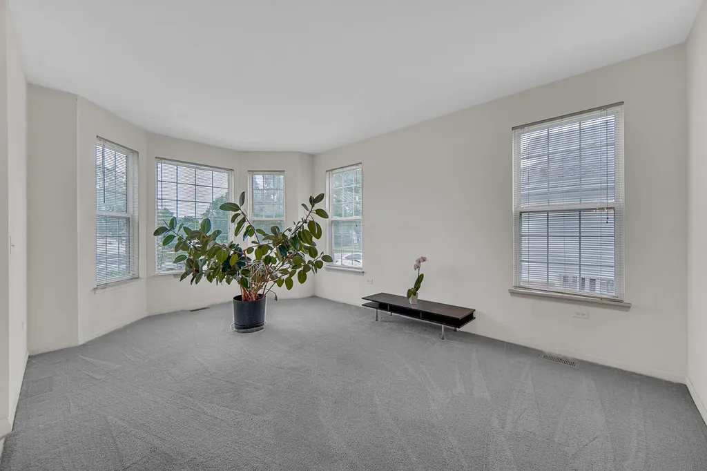 184 Fox Bend Circle Bolingbrook IL 60440
