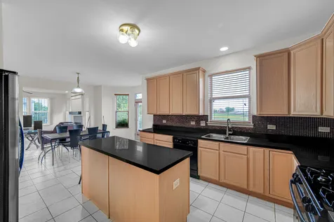 184 Fox Bend Circle Bolingbrook IL 60440