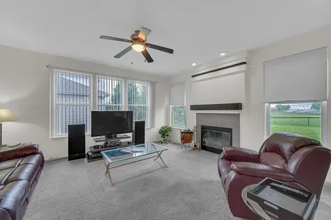 184 Fox Bend Circle Bolingbrook IL 60440