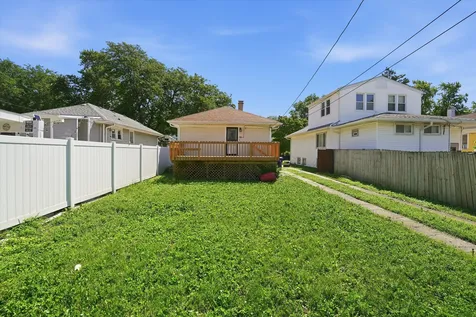 1426 South 18th Avenue Maywood IL 60153