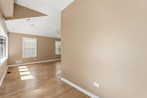 1426 South 18th Avenue Maywood IL 60153