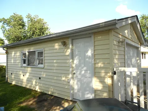 8865 South Ryan Road Hometown IL 60456