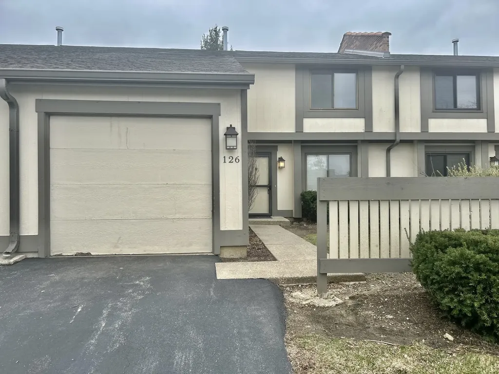 126 Honeysuckle Court Rolling Meadows IL 60008