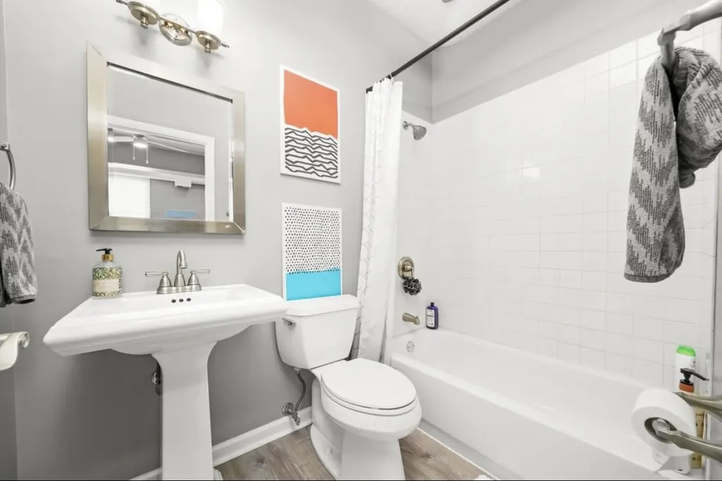 2231 North Lister Avenue Chicago IL 60614