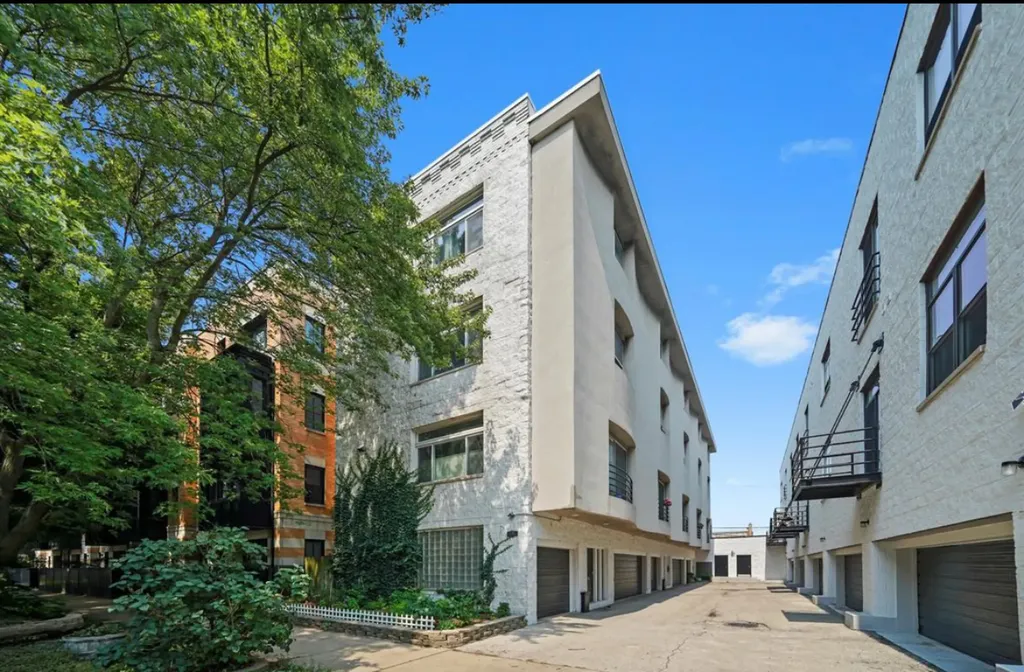 2231 North Lister Avenue Chicago IL 60614
