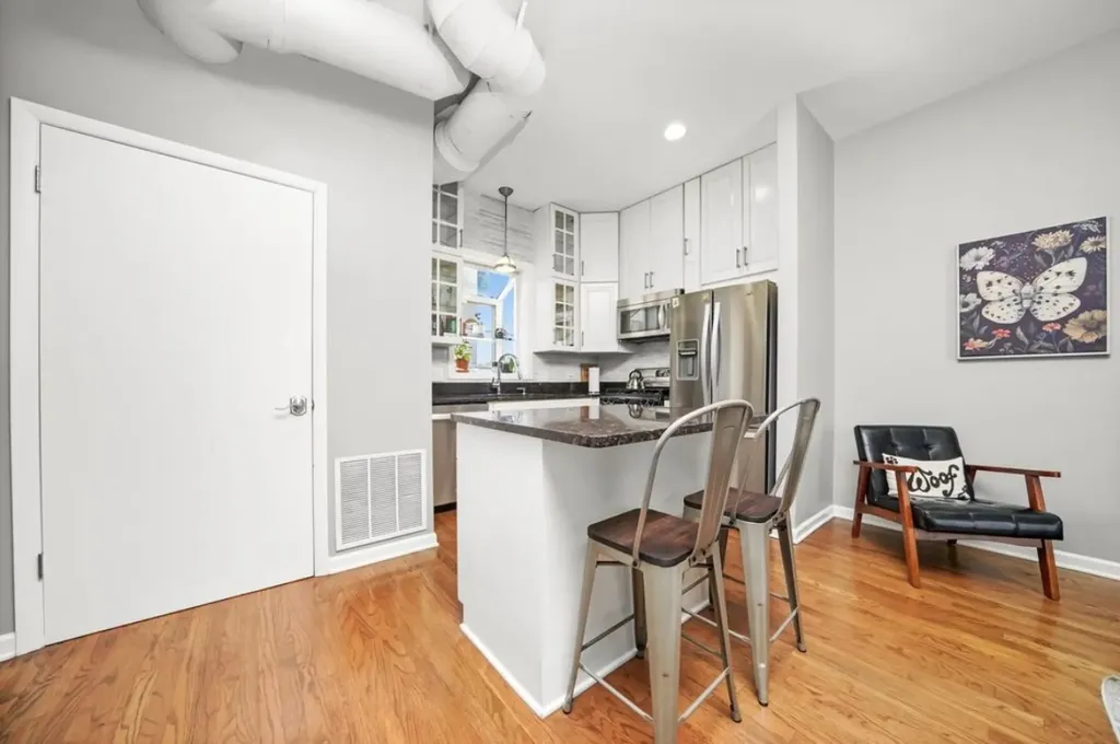 2231 North Lister Avenue Chicago IL 60614