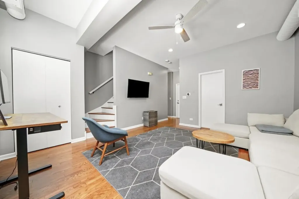 2231 North Lister Avenue Chicago IL 60614