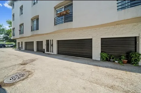 2231 North Lister Avenue Chicago IL 60614