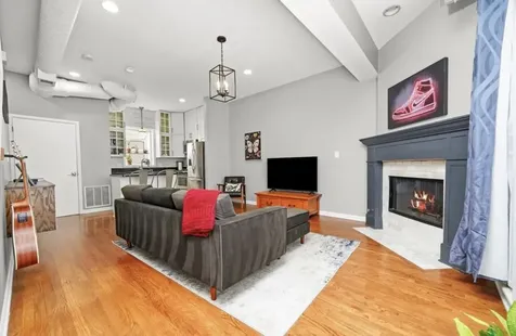 2231 North Lister Avenue Chicago IL 60614