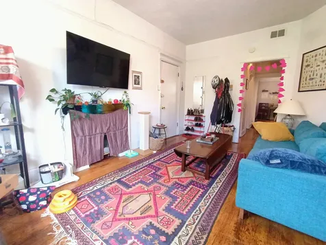 3516 North Broadway Street Chicago IL 60657