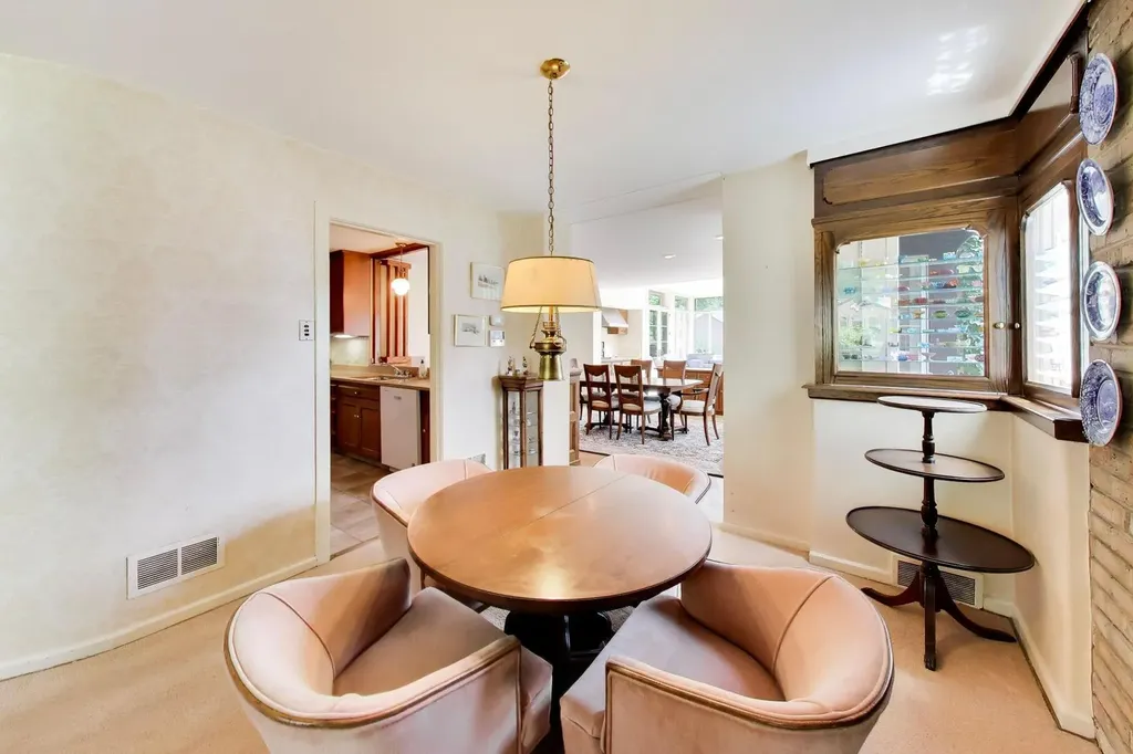 7059 North Olcott Avenue Chicago IL 60631